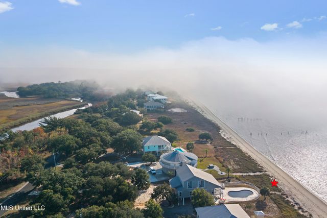 7613 Belle Fontaine Drive, Ocean Springs, MS 39564