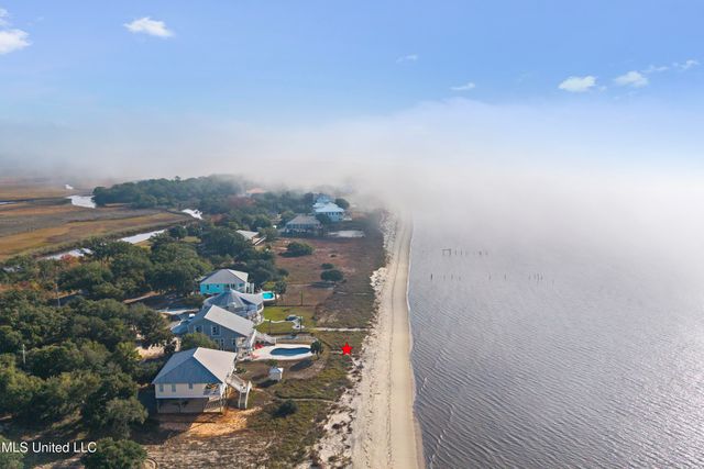 7613 Belle Fontaine Drive, Ocean Springs, MS 39564