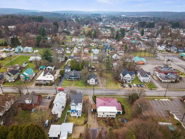 35 W SMITH Street, Corry, PA 16407