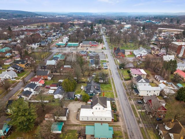 35 W SMITH Street, Corry, PA 16407