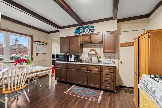 35 W SMITH Street, Corry, PA 16407