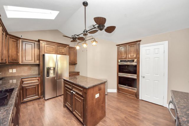 15443 W Loop Dr, Plantersville, TX 77363