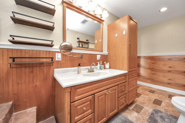 15443 W Loop Dr, Plantersville, TX 77363