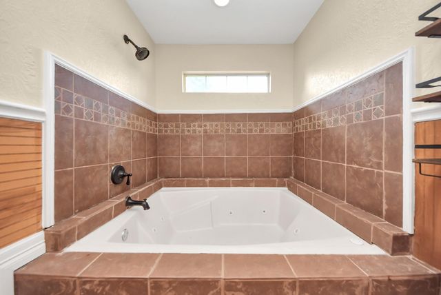 15443 W Loop Dr, Plantersville, TX 77363