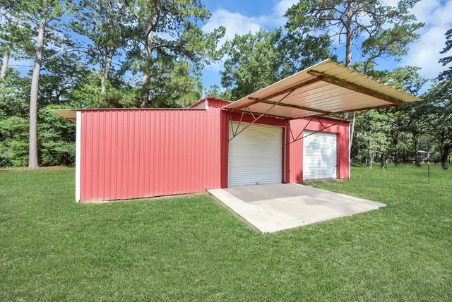 15443 W Loop Dr, Plantersville, TX 77363