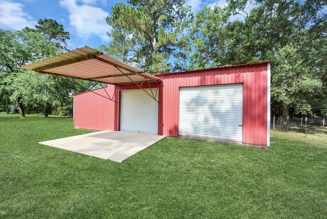 15443 W Loop Dr, Plantersville, TX 77363