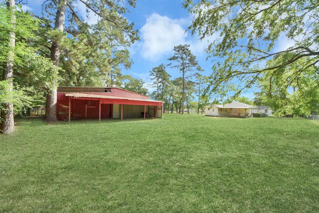 15443 W Loop Dr, Plantersville, TX 77363