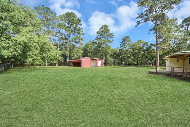 15443 W Loop Dr, Plantersville, TX 77363