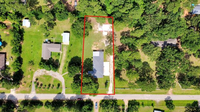 15443 W Loop Dr, Plantersville, TX 77363