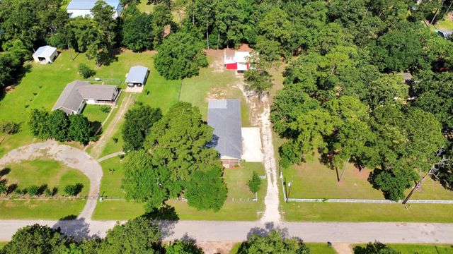 15443 W Loop Dr, Plantersville, TX 77363