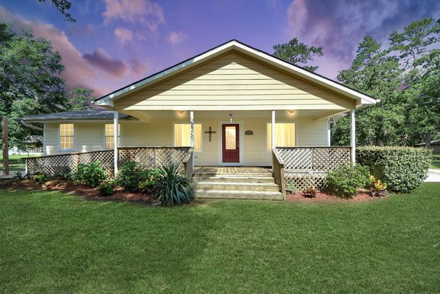 15443 W Loop Dr, Plantersville, TX 77363