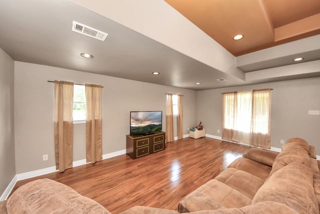 15443 W Loop Dr, Plantersville, TX 77363