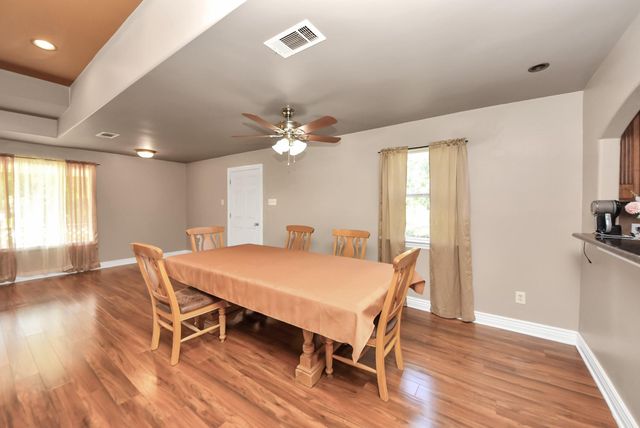 15443 W Loop Dr, Plantersville, TX 77363