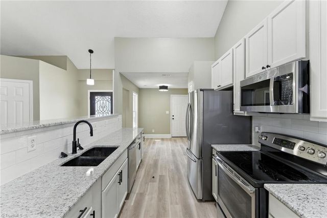2105 Foggy Lane, High Point, NC 27265