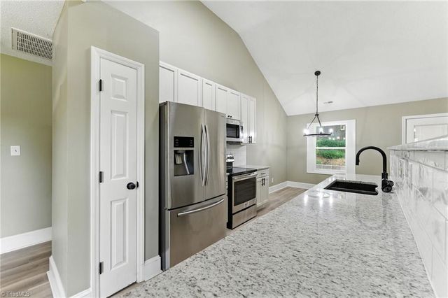 2105 Foggy Lane, High Point, NC 27265