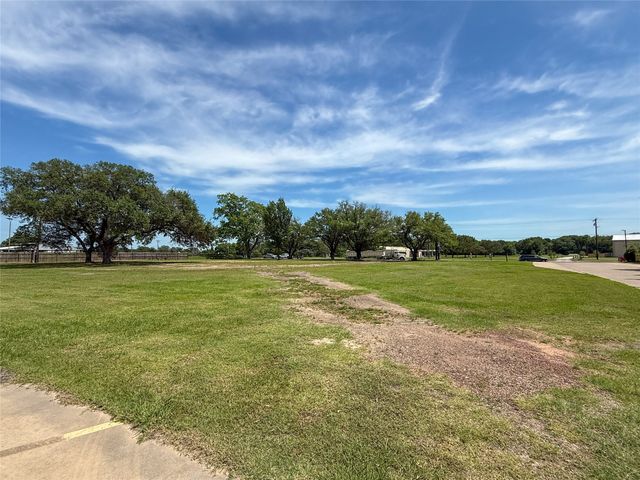 600 E Cedar Creek Parkway, Seven Points, TX 75143