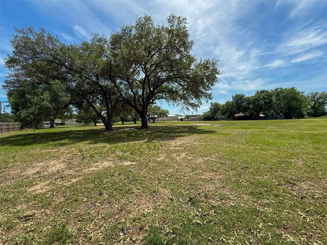 600 E Cedar Creek Parkway, Seven Points, TX 75143