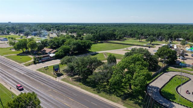 600 E Cedar Creek Parkway, Seven Points, TX 75143