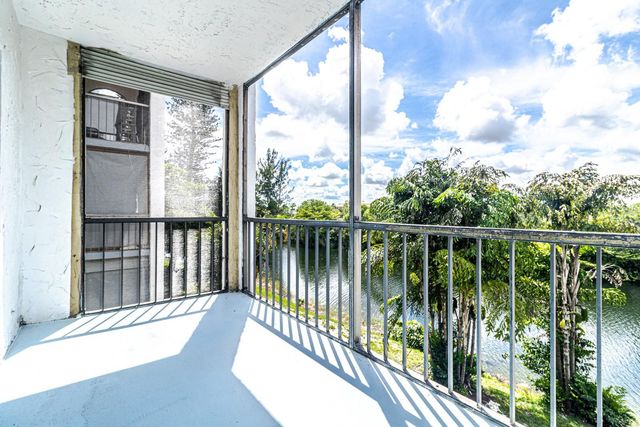 3280 Spanish Moss Terrace 307, Lauderhill, FL 33319
