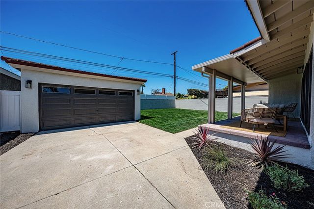2703 Knoxville, Long Beach, CA 90815