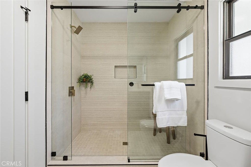 Image 16 of property listing at 2703 Knoxville, Long Beach, CA 90815