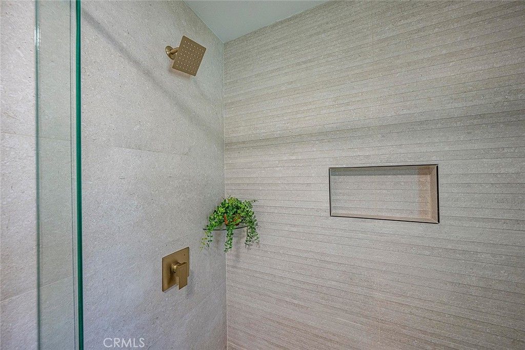 Image 17 of property listing at 2703 Knoxville, Long Beach, CA 90815