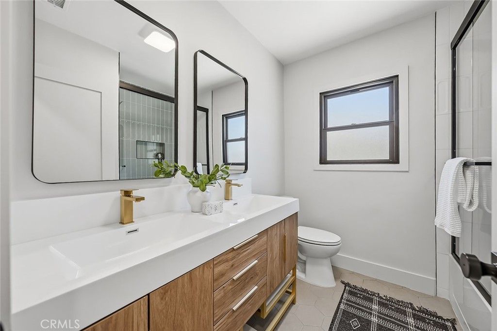 Image 20 of property listing at 2703 Knoxville, Long Beach, CA 90815