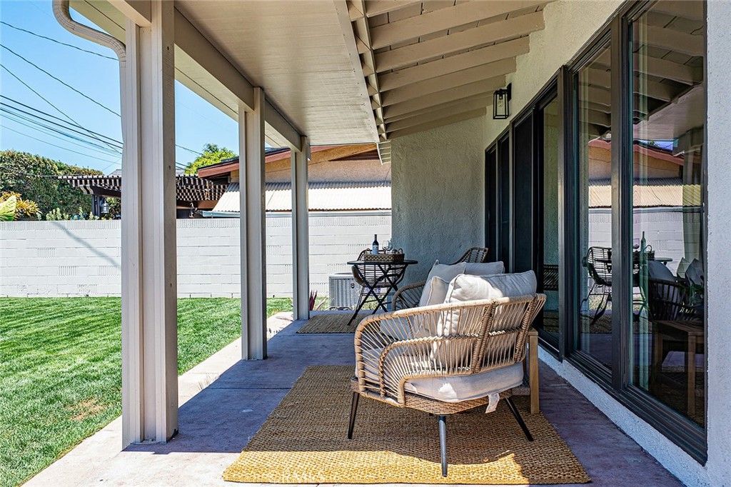 Image 25 of property listing at 2703 Knoxville, Long Beach, CA 90815