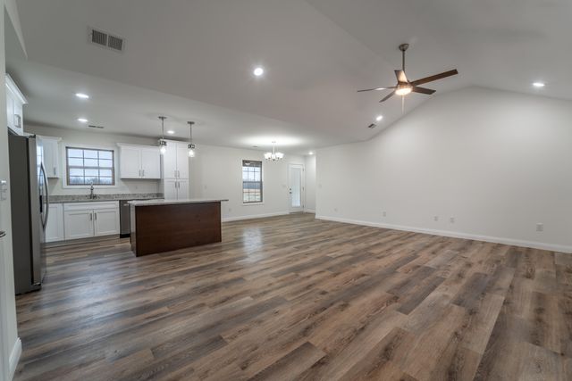 571 Middle Crk Way, Berea, KY 40403