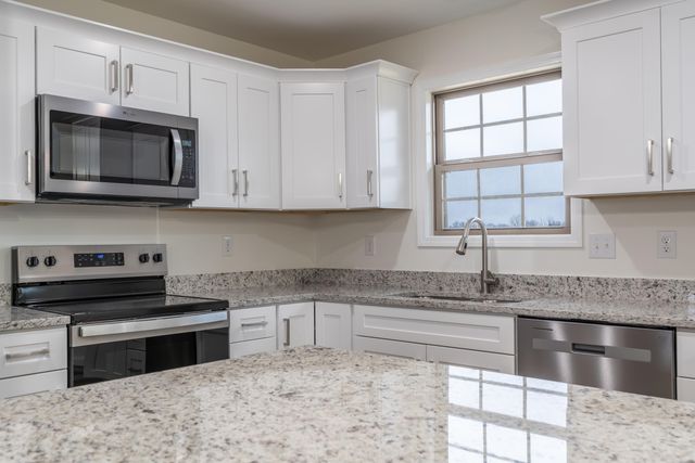 571 Middle Crk Way, Berea, KY 40403