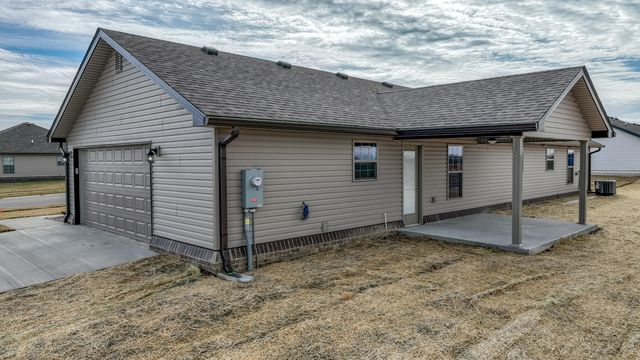 571 Middle Crk Way, Berea, KY 40403