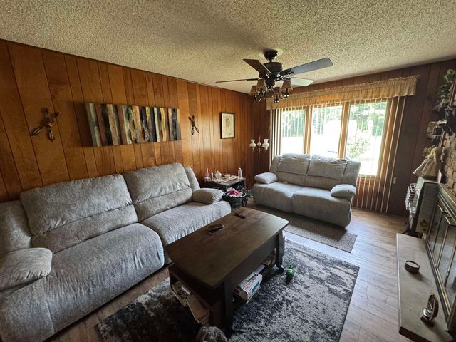 9090 Meadowland Drive, Grand Blanc, MI 48439