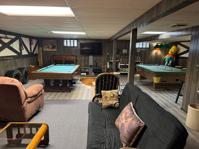9090 Meadowland Drive, Grand Blanc, MI 48439