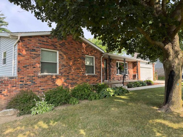 9090 Meadowland Drive, Grand Blanc, MI 48439