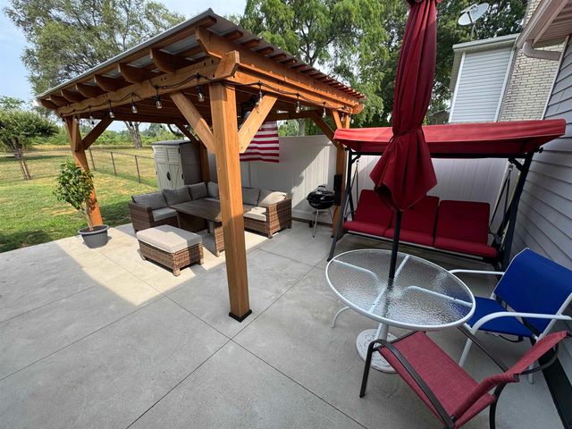 9090 Meadowland Drive, Grand Blanc, MI 48439