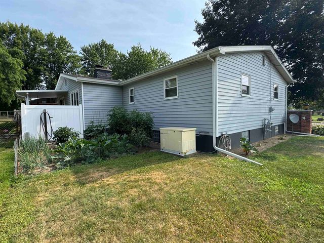 9090 Meadowland Drive, Grand Blanc, MI 48439