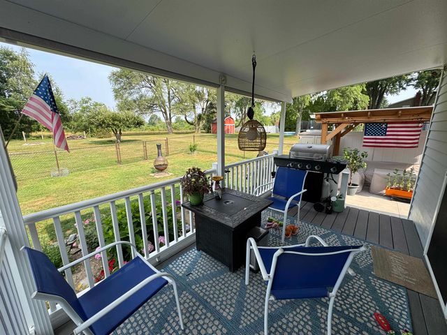 9090 Meadowland Drive, Grand Blanc, MI 48439
