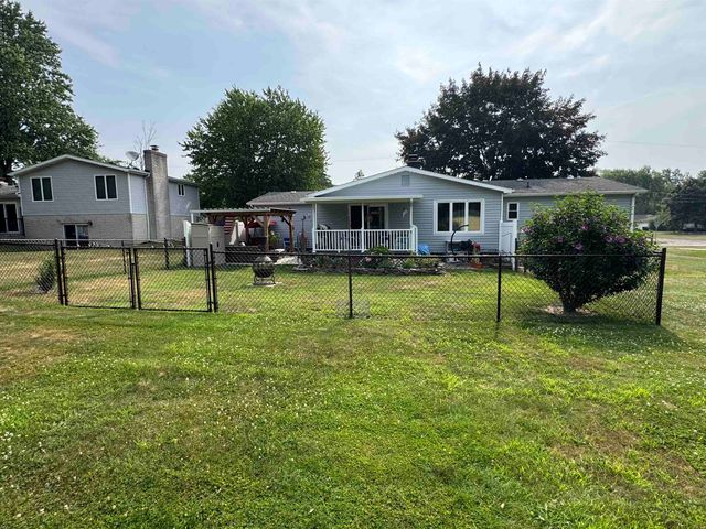 9090 Meadowland Drive, Grand Blanc, MI 48439