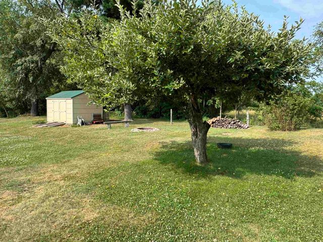 9090 Meadowland Drive, Grand Blanc, MI 48439