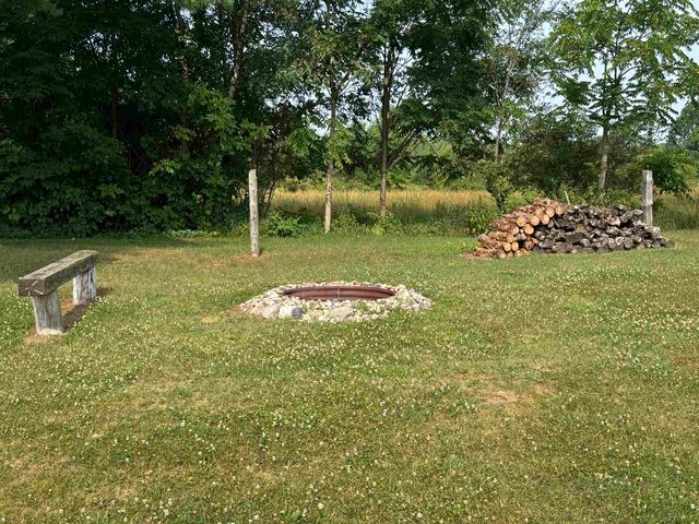 9090 Meadowland Drive, Grand Blanc, MI 48439