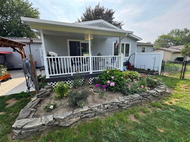 9090 Meadowland Drive, Grand Blanc, MI 48439