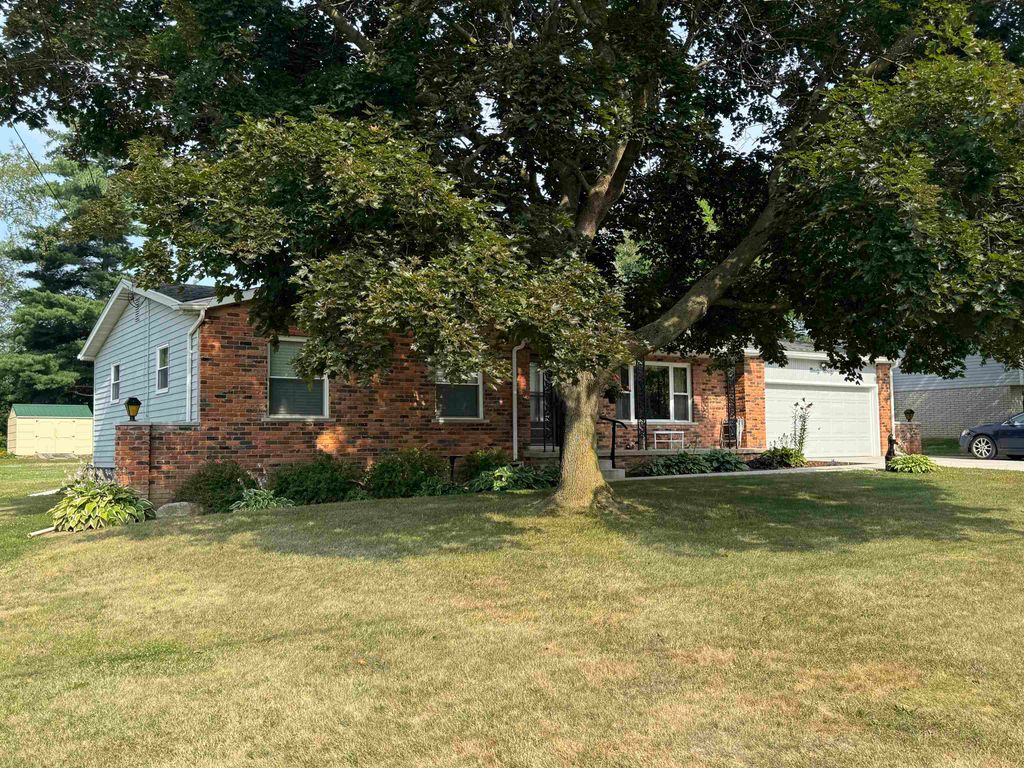9090 Meadowland Drive, Grand Blanc, MI 48439