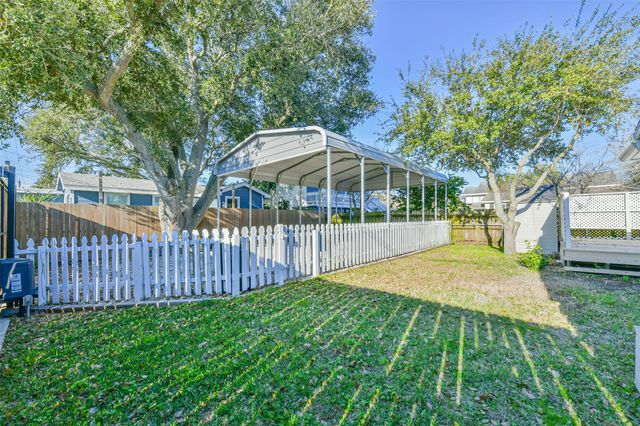 5828 Avenue T, Galveston, TX 77551