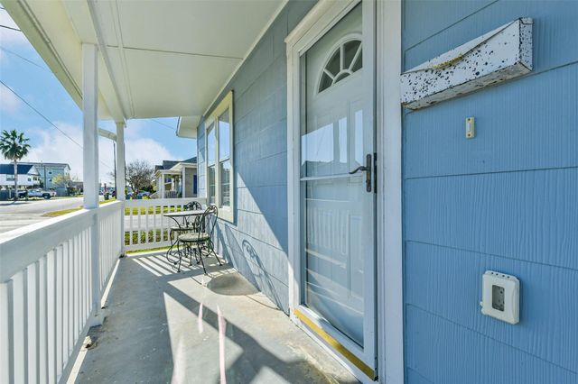 5828 Avenue T, Galveston, TX 77551