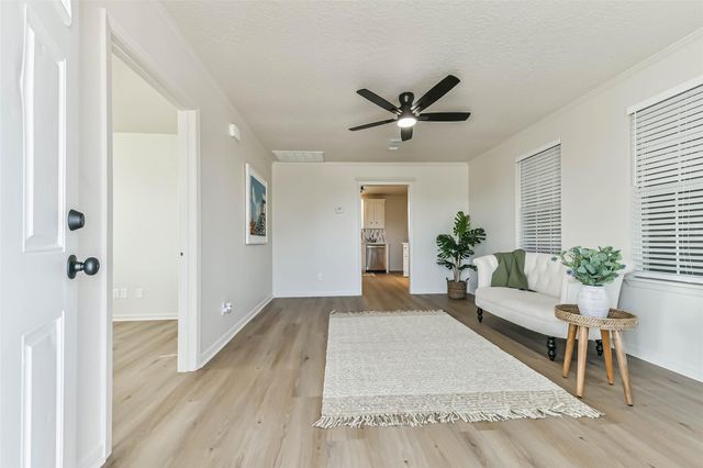 5828 Avenue T, Galveston, TX 77551