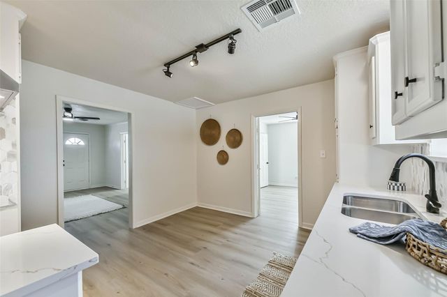 5828 Avenue T, Galveston, TX 77551