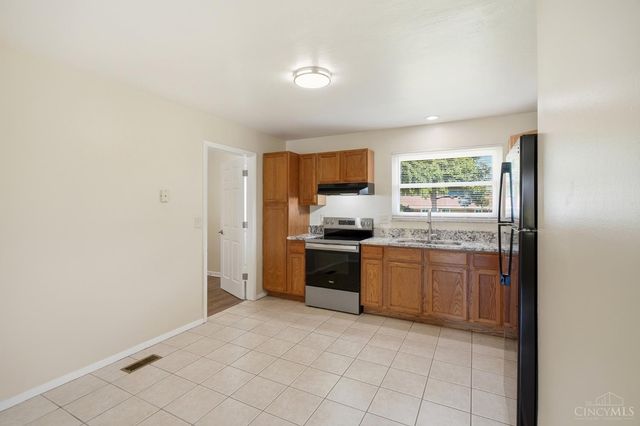 766 Hargrove Way, Forest Park, OH 45240