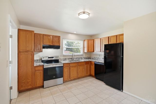 766 Hargrove Way, Forest Park, OH 45240