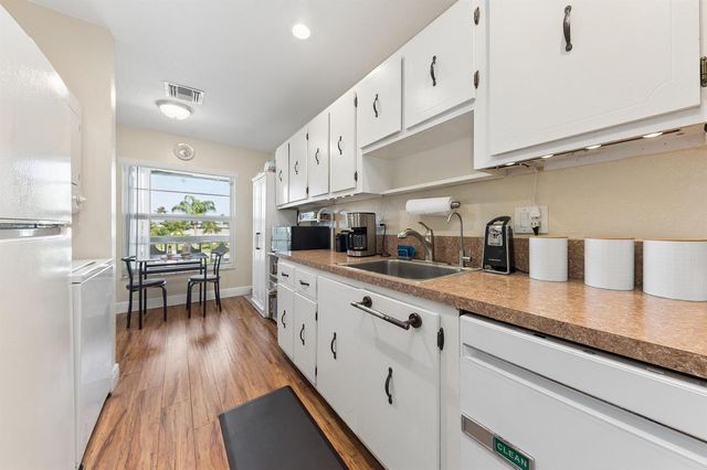 1060 Citrus Way 204, Delray Beach, FL 33445