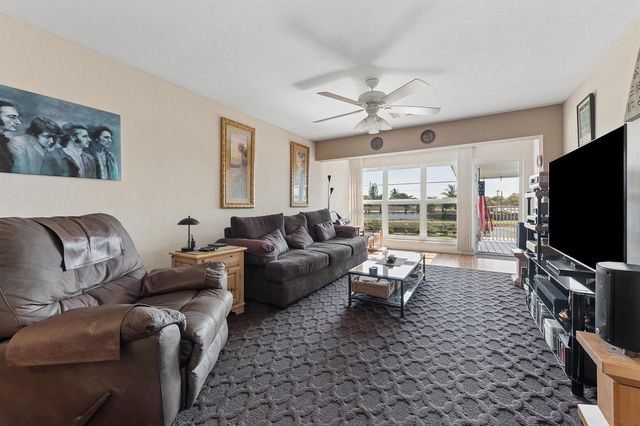 1060 Citrus Way 204, Delray Beach, FL 33445